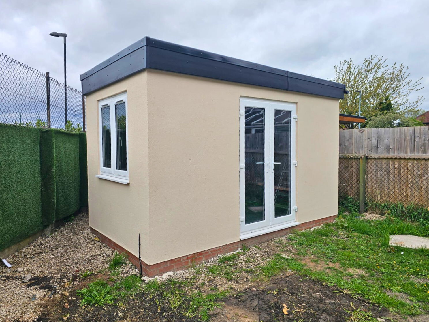 https://manchesterhomes.co.uk/wp-content/uploads/2025/04/WhatsApp-Image-2025-04-16-at-23.54.54_61a24655-Edited.jpg