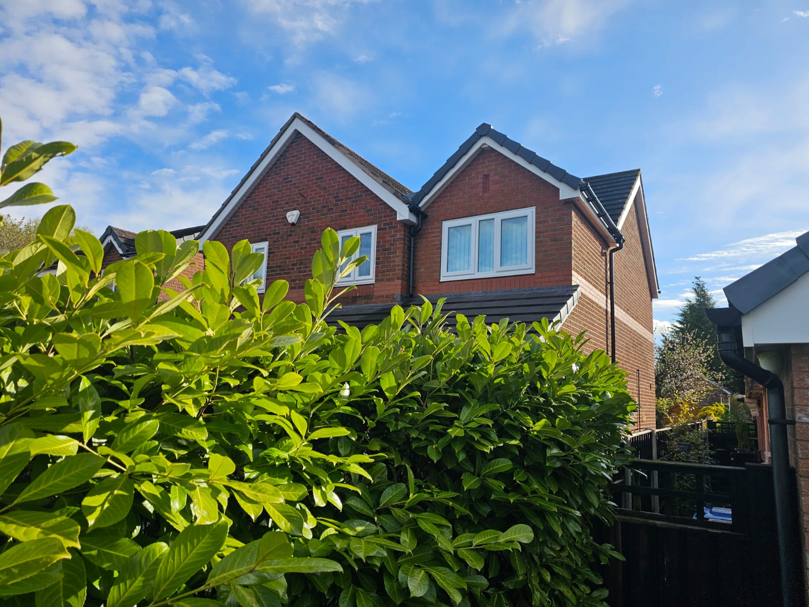 https://manchesterhomes.co.uk/wp-content/uploads/2025/04/WhatsApp-Image-2025-04-17-at-15.52.45_a6a85fc0.jpg